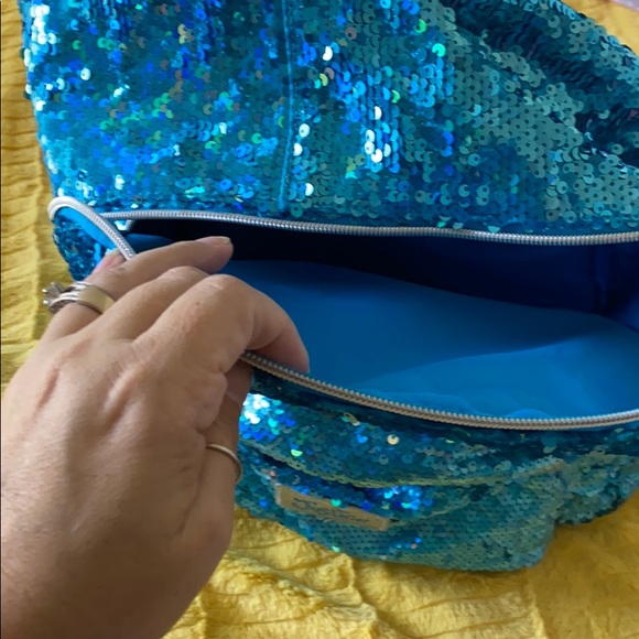 Sequined Backpack - Picture 3 of 6